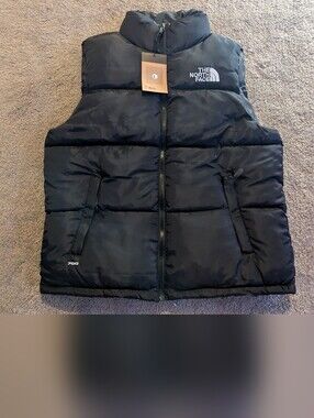 The North Face 700 Down Fill Puffer Jacket Black NWT Men L